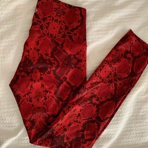 Lululemon limited Edition Red Snake size 4 25’